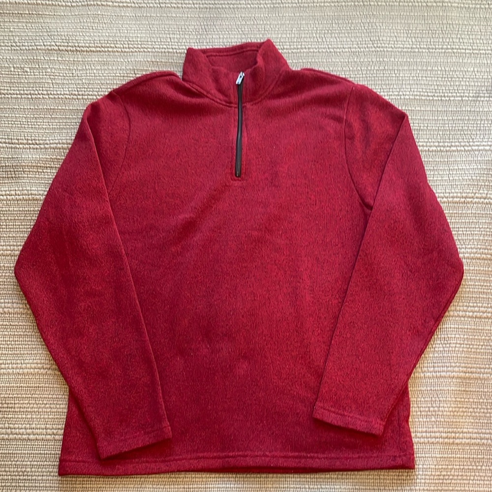 Old Navy quarter zip red sweater. 100% Polyester. Men's XL. Like new condition.